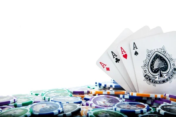 Three Card Poker hand rankings chart displayed on suyu live table